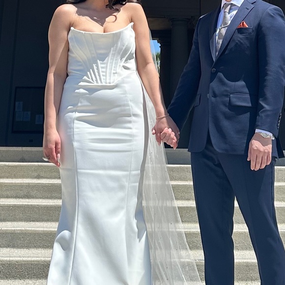 House of CB - INES IVORY STRAPLESS CORSET BRIDAL GOWN - LIMITED EDITION - Picture 5 of 12